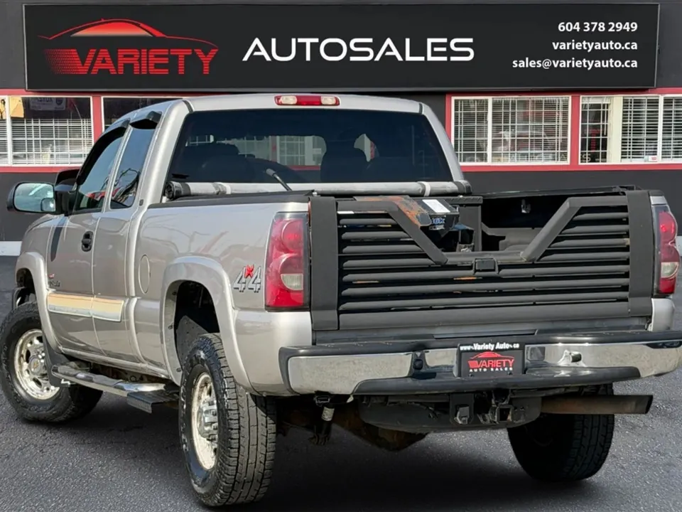 Chevrolet Silverado 2500 2004 photo 3
