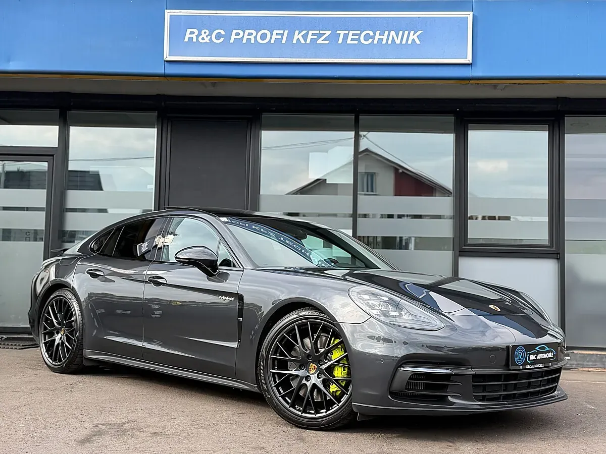 Porsche Panamera 2018 photo 2