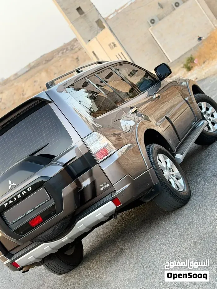 Mitsubishi Pajero 2016 photo 2
