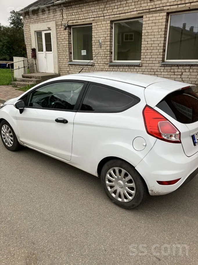 Ford Fiesta 2015 photo 4