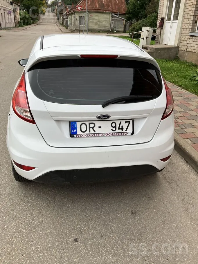 Ford Fiesta 2015 photo 3