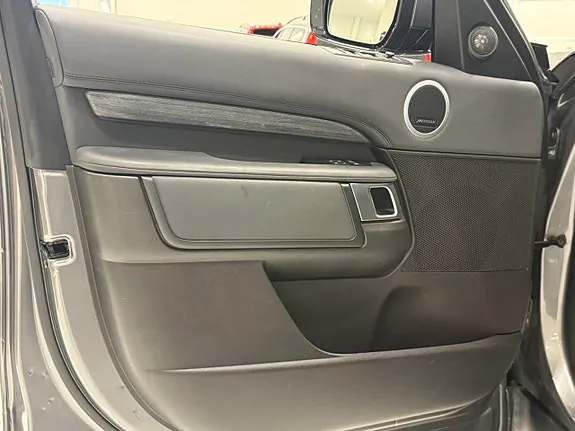 Land Rover Discovery 2017 photo 5