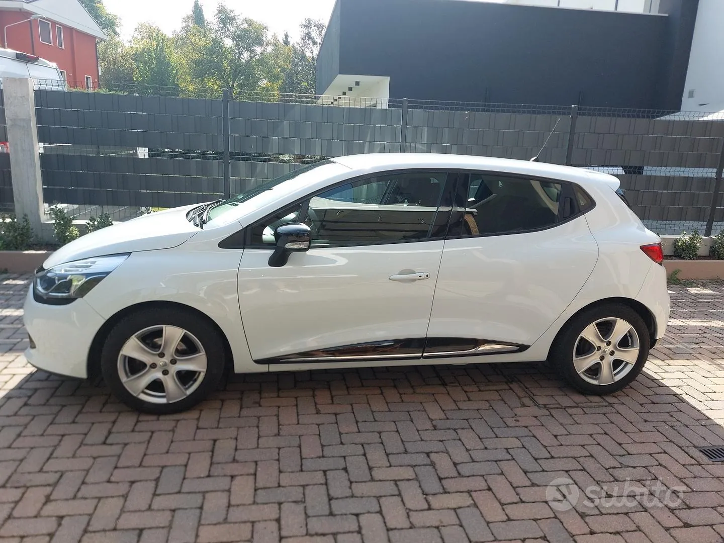 Renault Clio 2014 photo 3