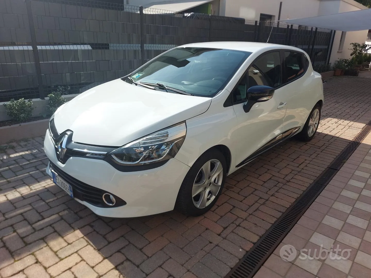 Renault Clio 2014 photo 2