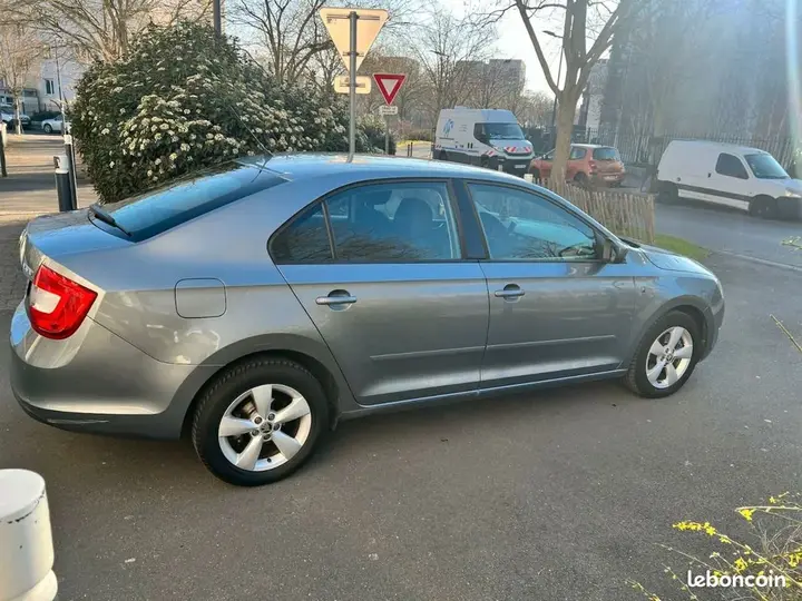 Skoda Rapid 2013 photo 2