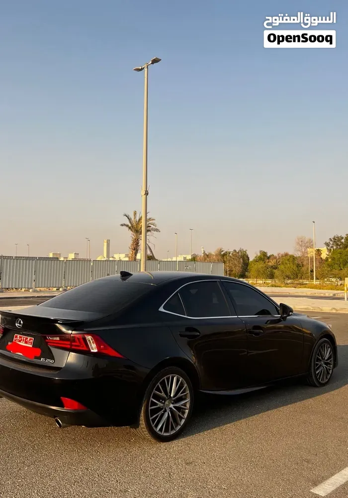 Lexus Is 250 2015 photo 3