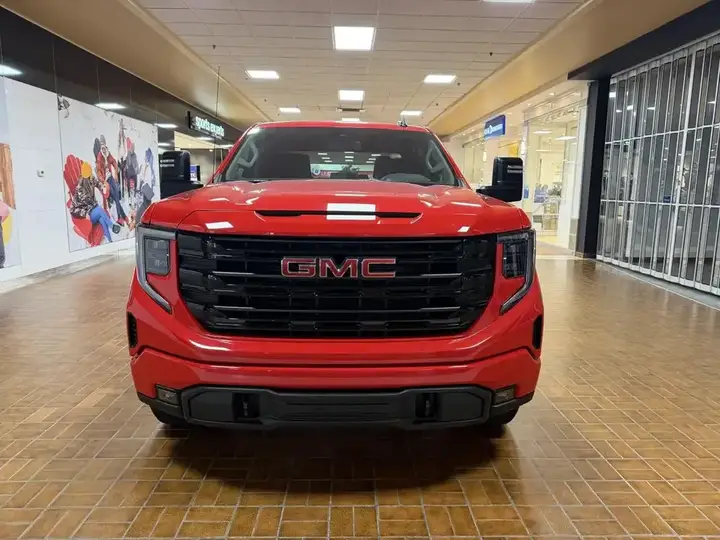 GMC Sierra 1500 2026 photo 2
