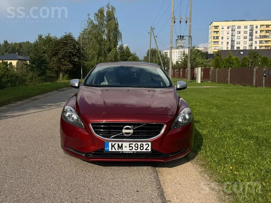 Volvo V40 2013 photo 2