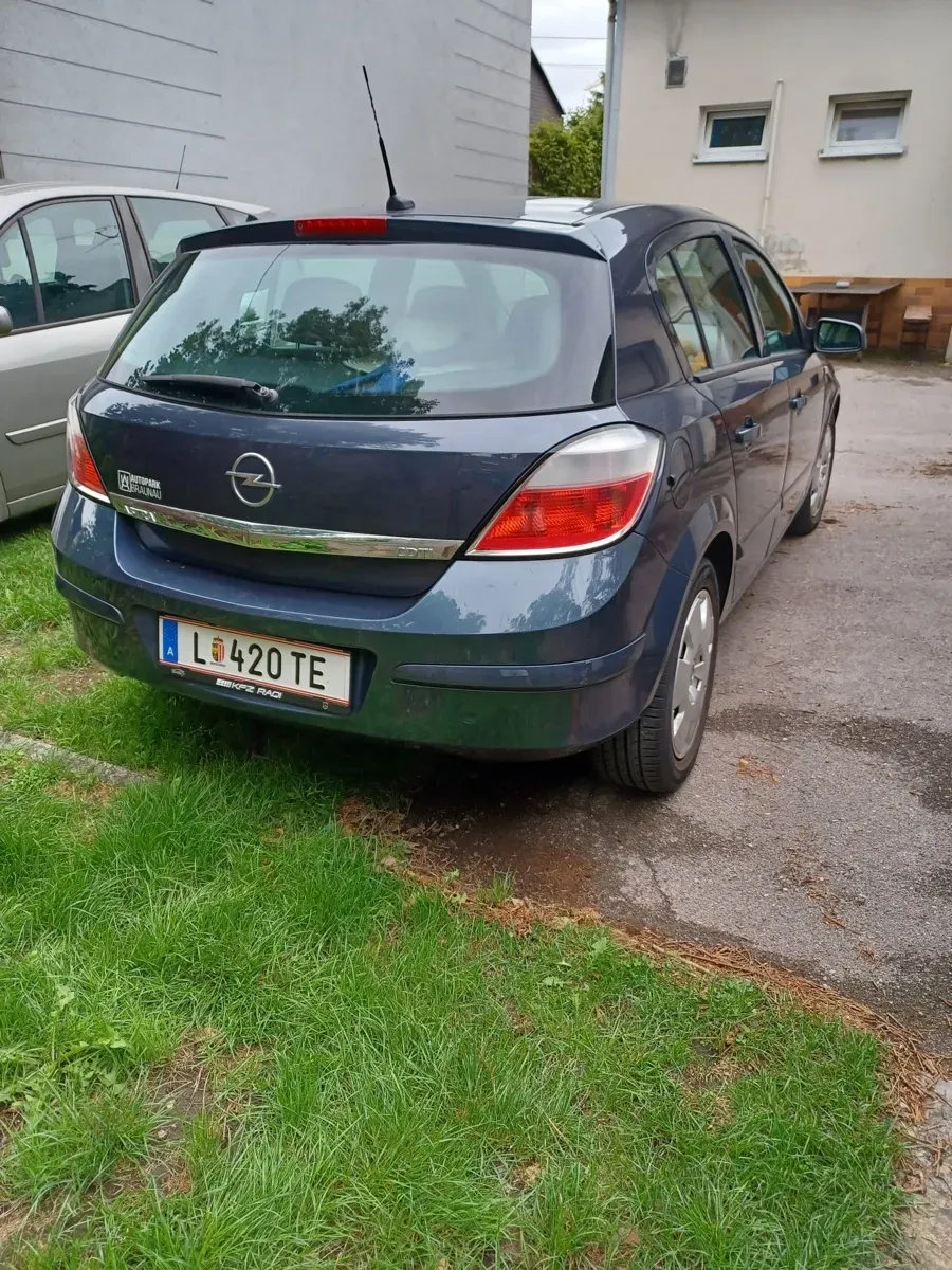 Opel Astra 2006 photo 2