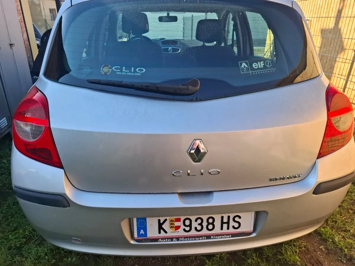 Renault Clio 2006 photo 3