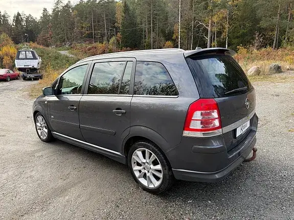 Opel Zafira 2011 photo 4