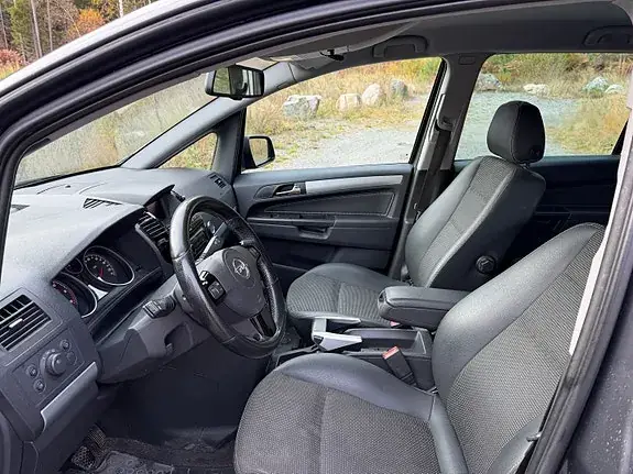 Opel Zafira 2011 photo 5