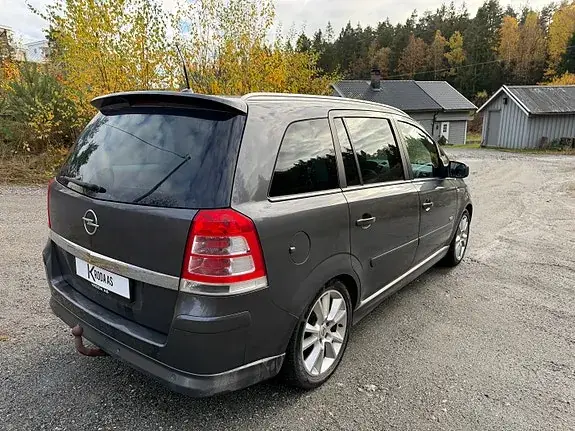 Opel Zafira 2011 photo 3