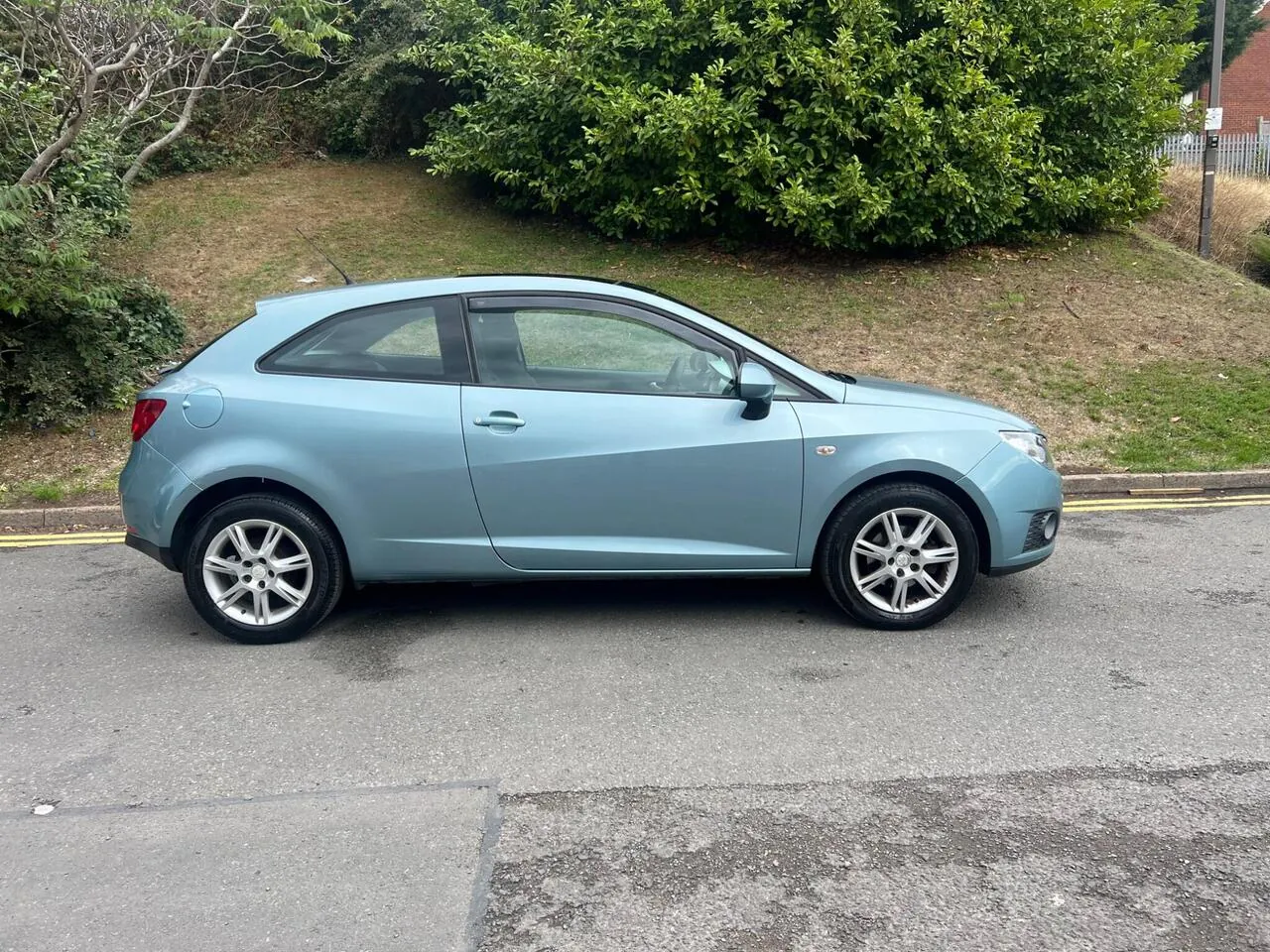 Seat Ibiza 2010 photo 2