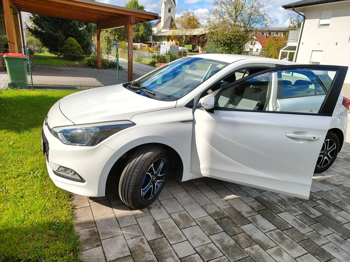 Hyundai I20 2015 photo 3