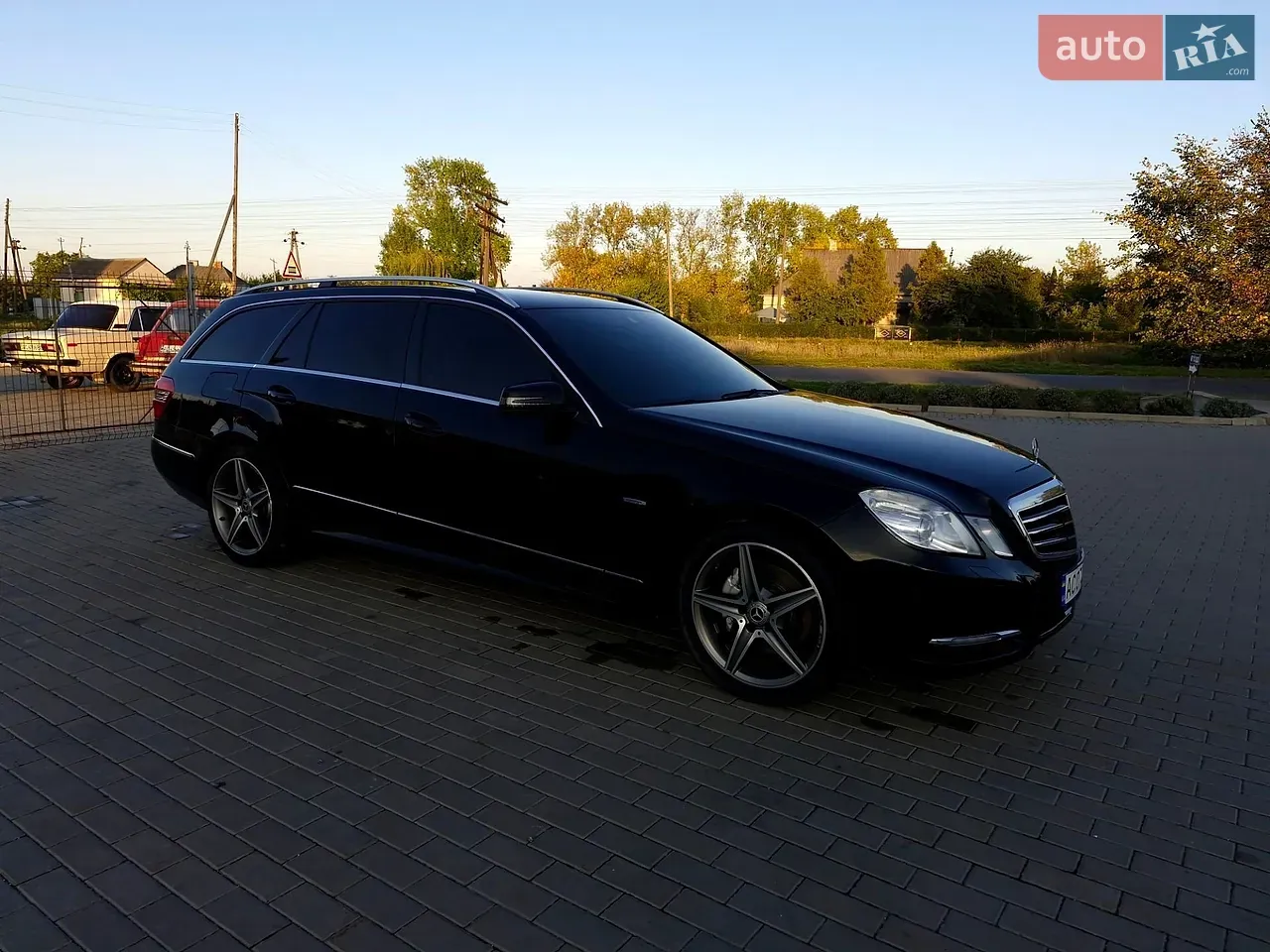 Mercedes-Benz E-Class 2012 photo 2