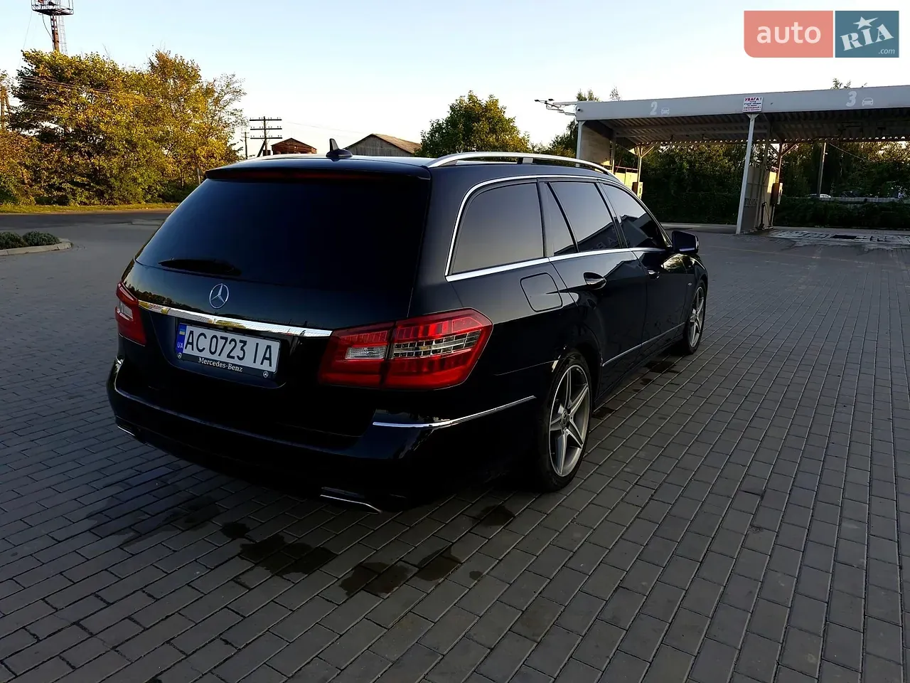 Mercedes-Benz E-Class 2012 photo 3