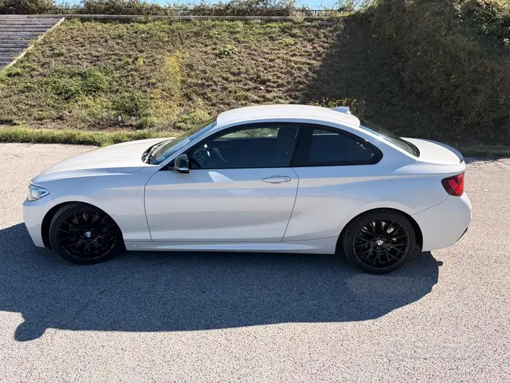 BMW 220I 2016 photo 2