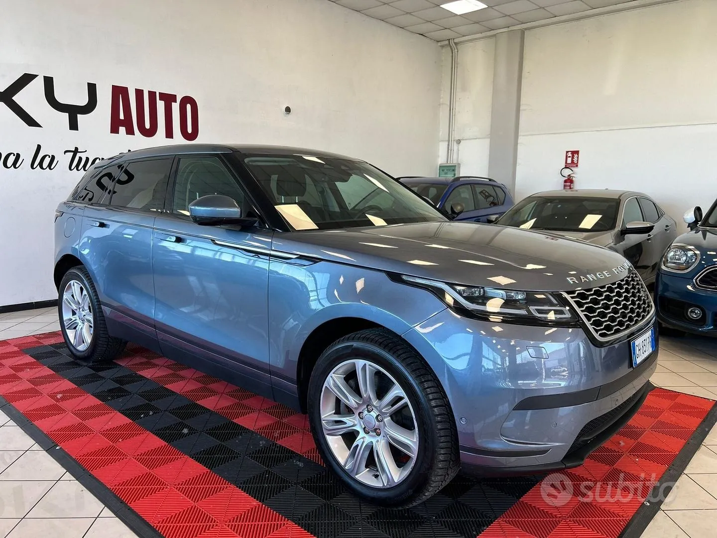 Land Rover Range Rover Velar 2021 photo 2
