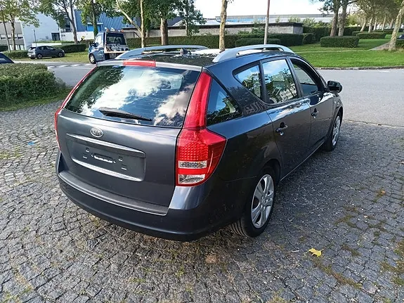 Kia Ceed 2011 photo 5