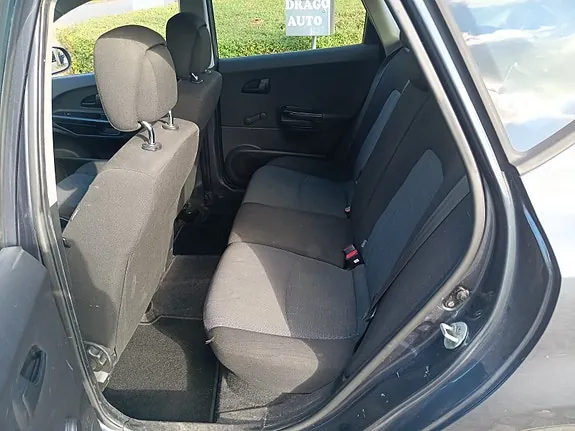 Kia Ceed 2011 photo 4