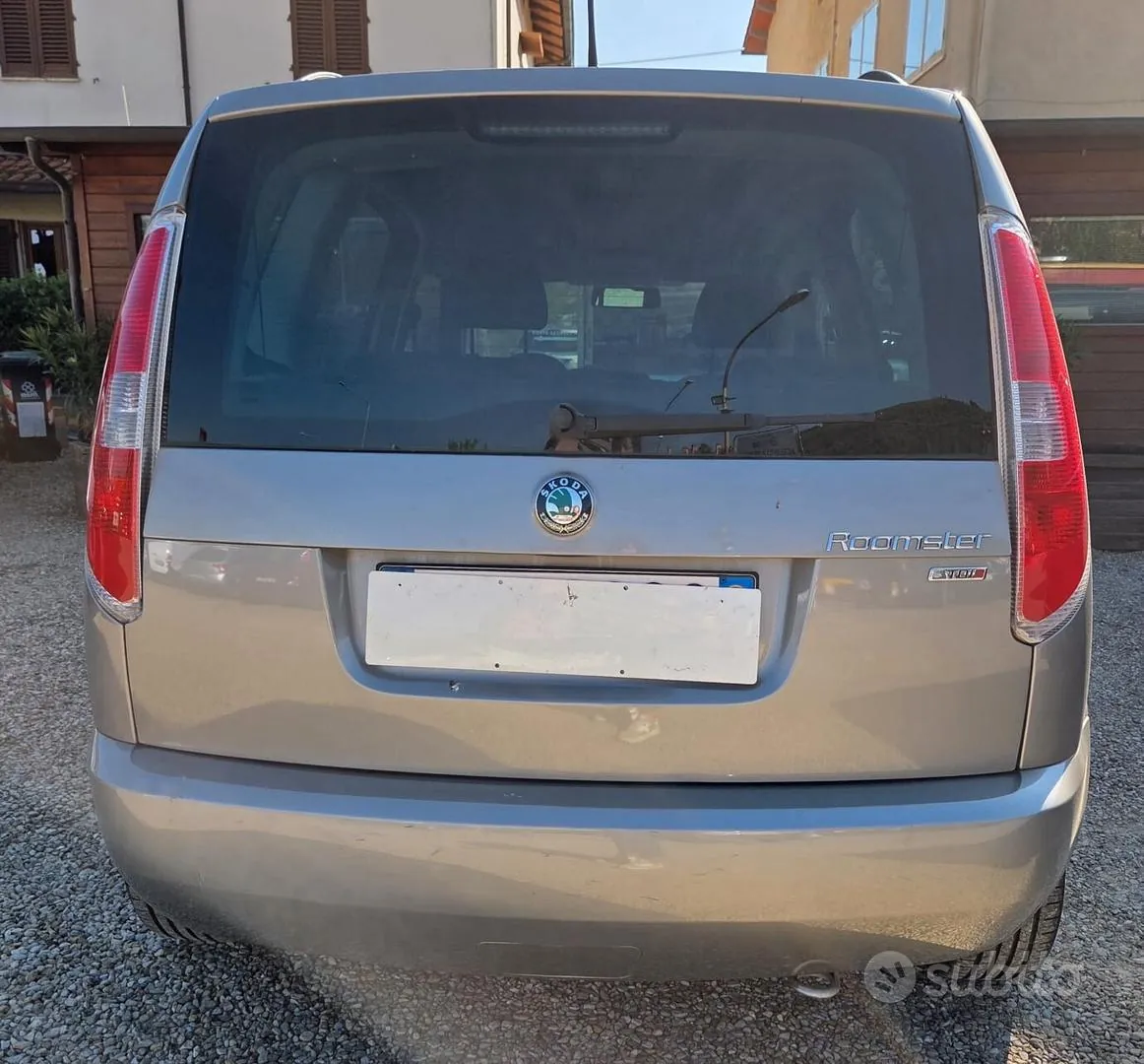 Skoda Roomster 2012 photo 3