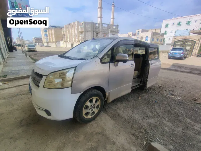 Toyota Bus - Van 2008 photo 2