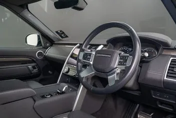 Land Rover Discovery 2023 photo 4