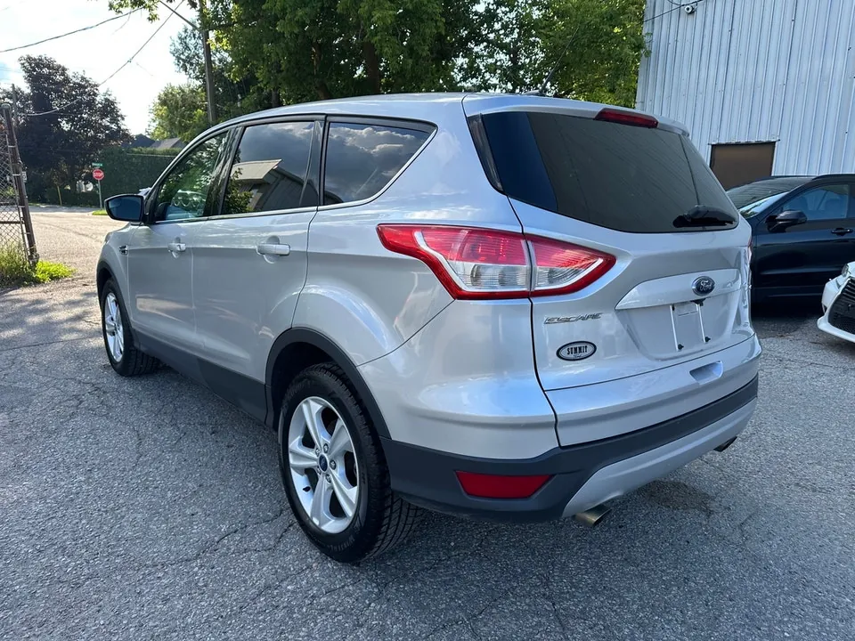 Ford Escape 2015 photo 2