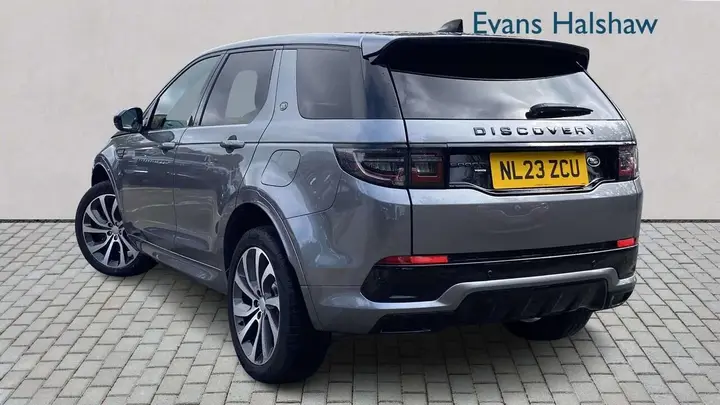 Land Rover Discovery Sport 2023 photo 2