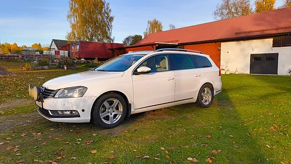 Volkswagen Passat 2012 photo 2