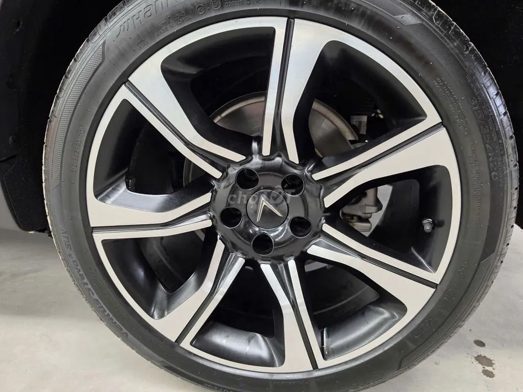 Vinfast Lux Sa2.0 2021 photo 3