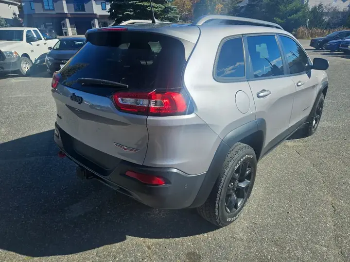 Jeep Cherokee 2018 photo 3