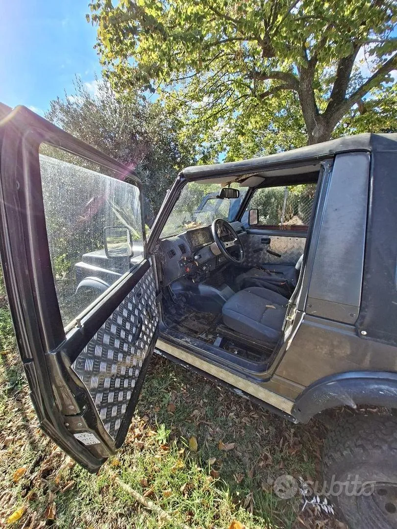 Suzuki Samurai 1991 photo 4