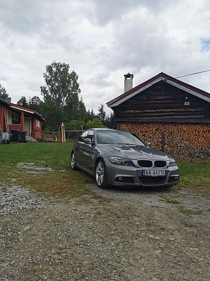 BMW 320D 2009 photo 3