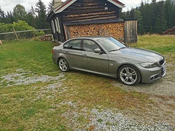 BMW 320D 2009 photo 2