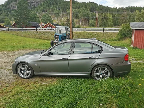 BMW 320D 2009 photo 5
