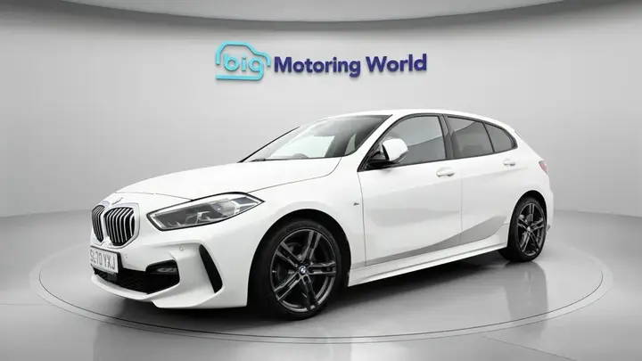 BMW 1 Series 2020 photo 2