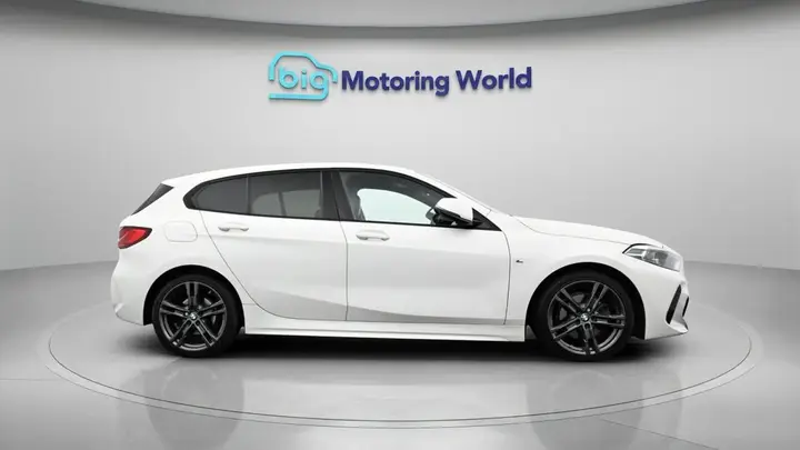 BMW 1 Series 2020 photo 5