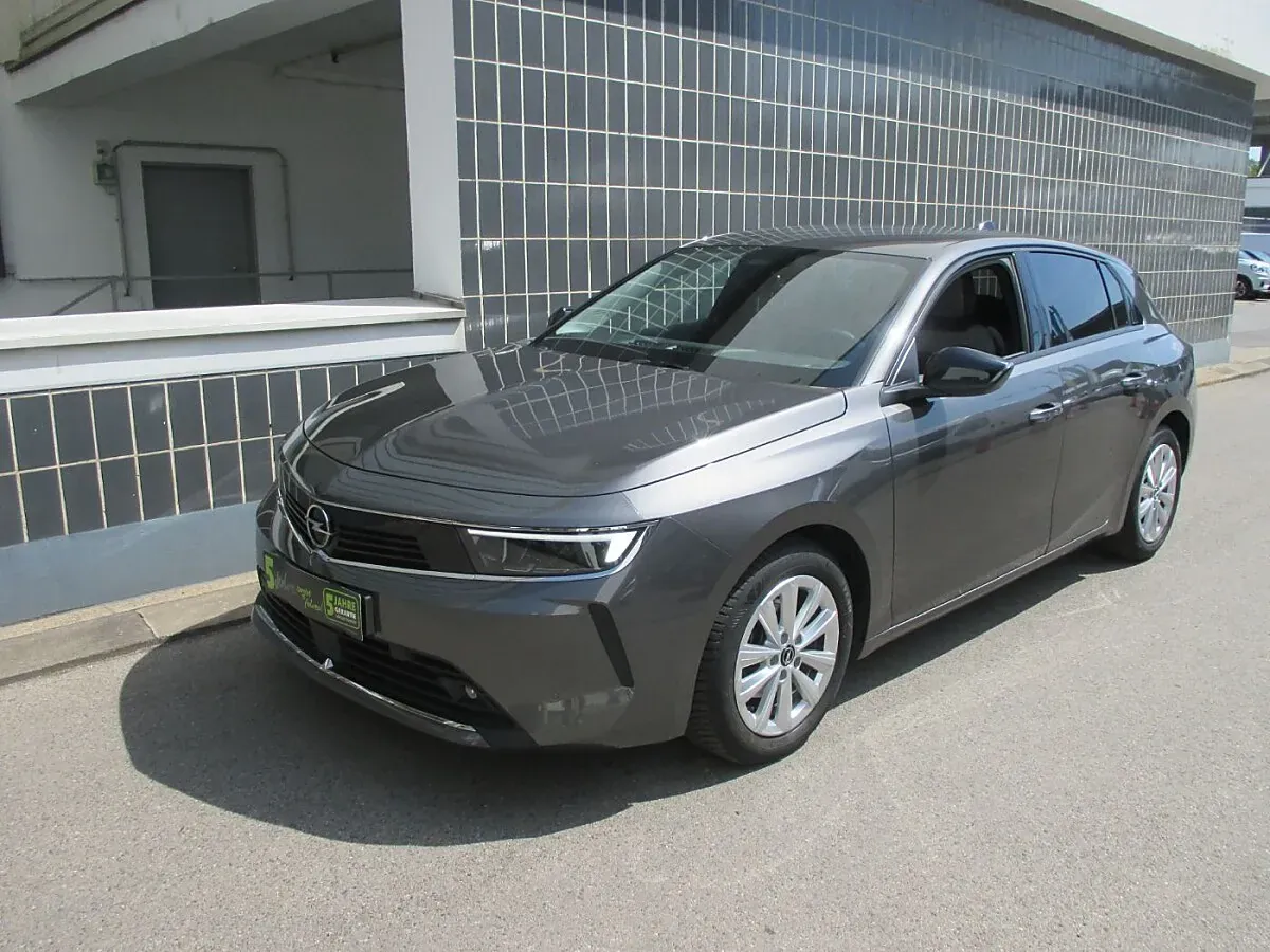 Opel Astra 2023 photo 2