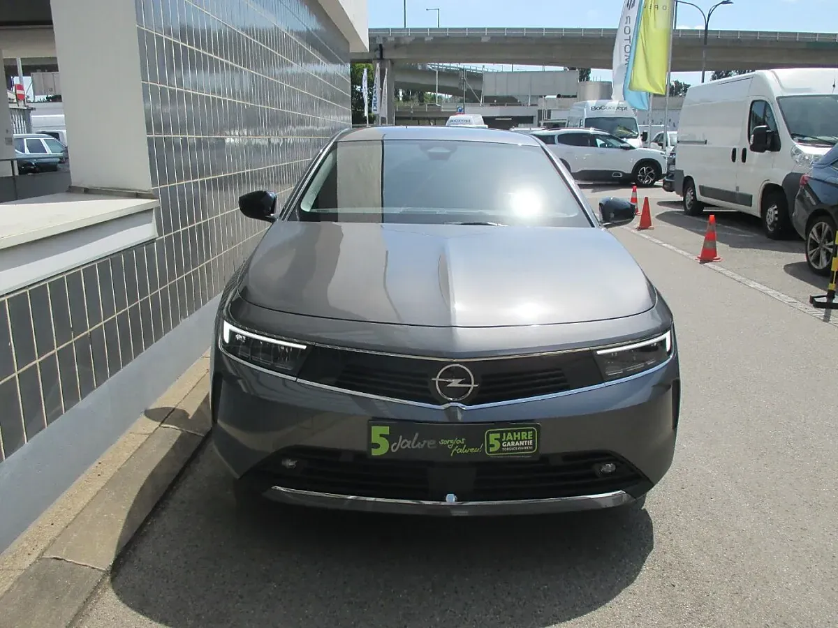 Opel Astra 2023 photo 3