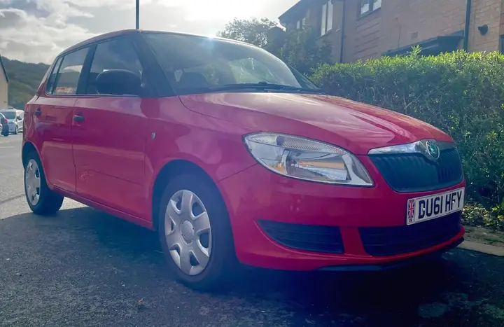 Skoda Fabia 2011 photo 4