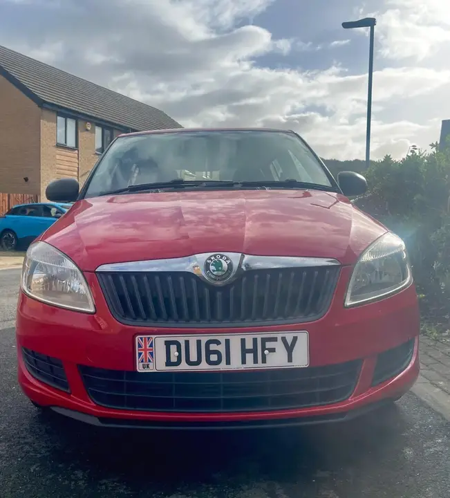 Skoda Fabia 2011 photo 3