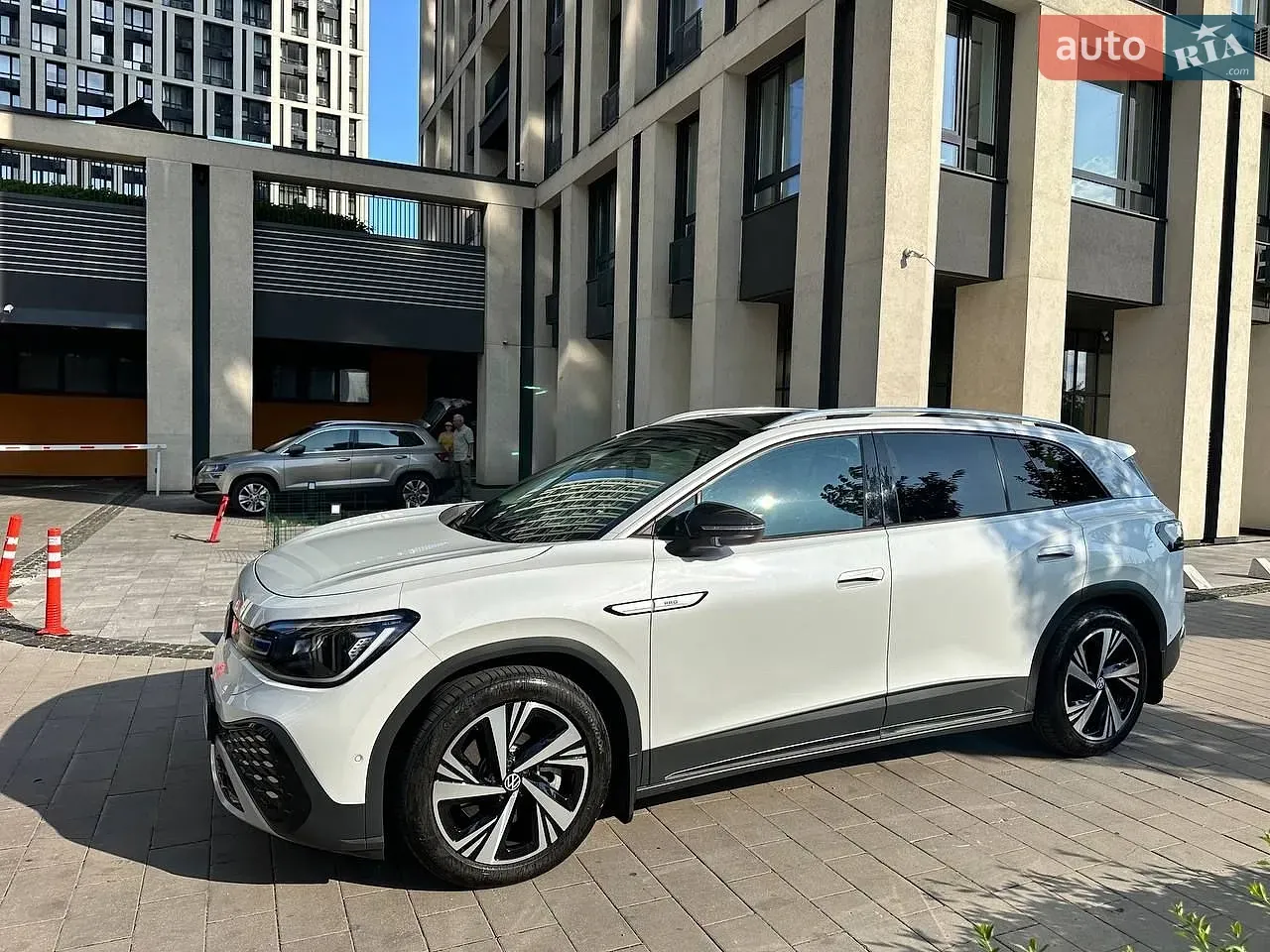 Volkswagen Id.6 Crozz 2023 photo 2
