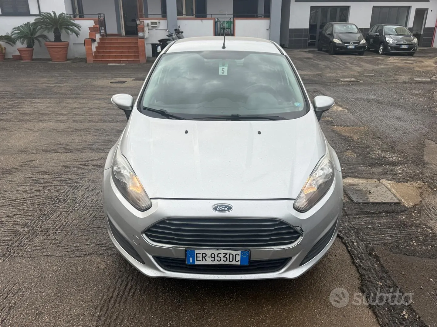 Ford Fiesta 2013 photo 2