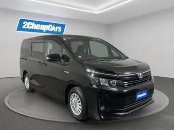 Toyota Voxy 2014 photo 4
