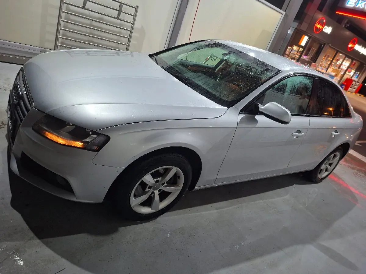 Audi A4 2011 photo 3