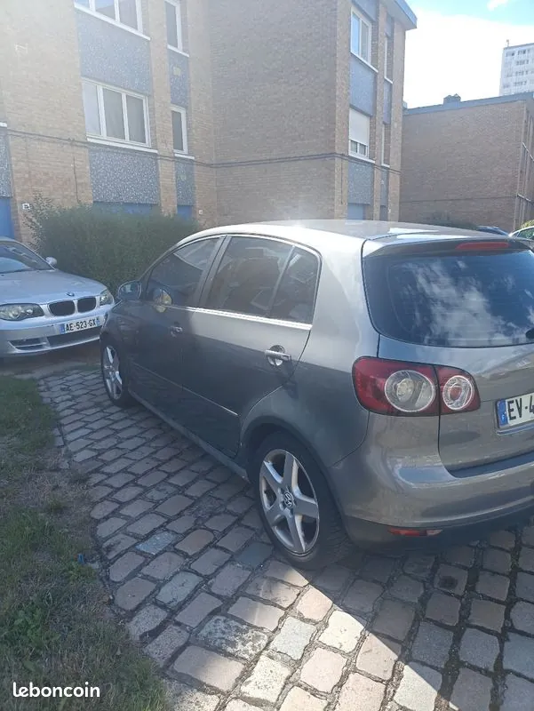 Volkswagen Golf 2005 photo 2