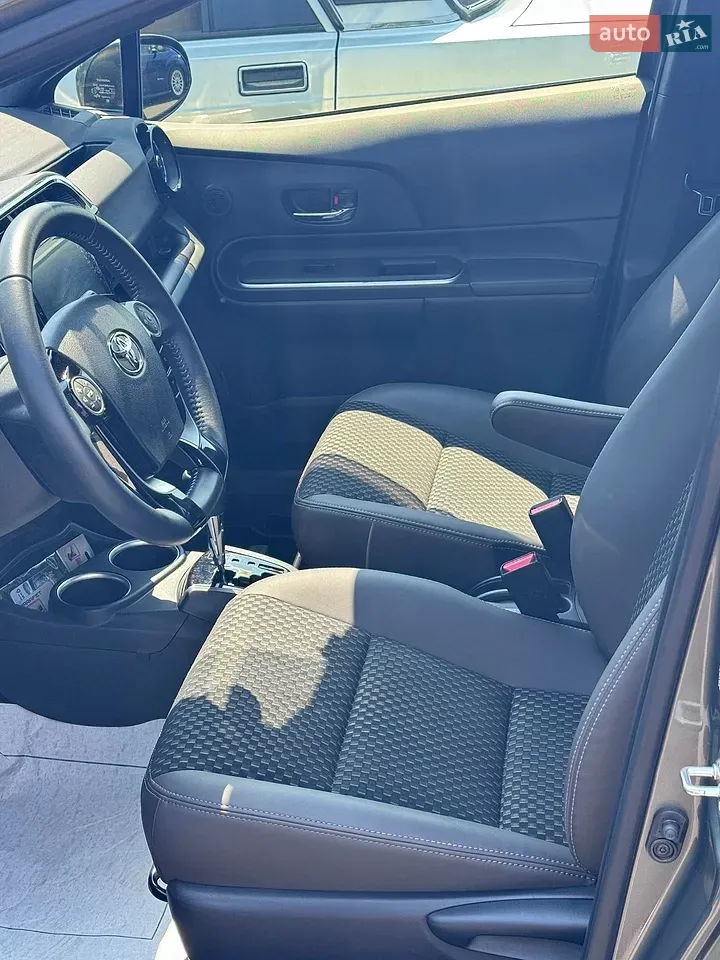 Toyota Aqua 2019 photo 4