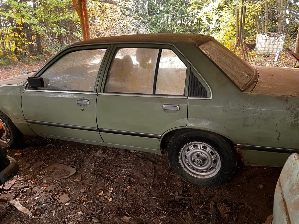 Opel Rekord 1982 photo 2
